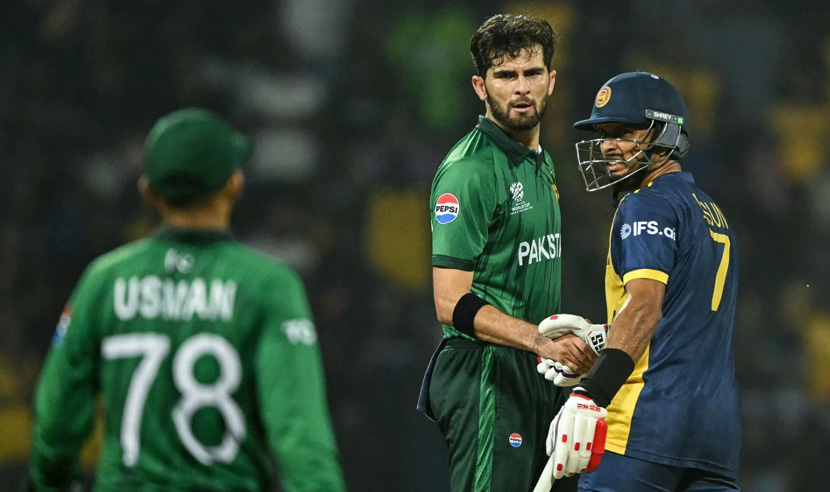 ৪১৯ রানের ম্যাচে পাকিস্তান বিদায়, সেমিতে নিউজিল্যান্ড
