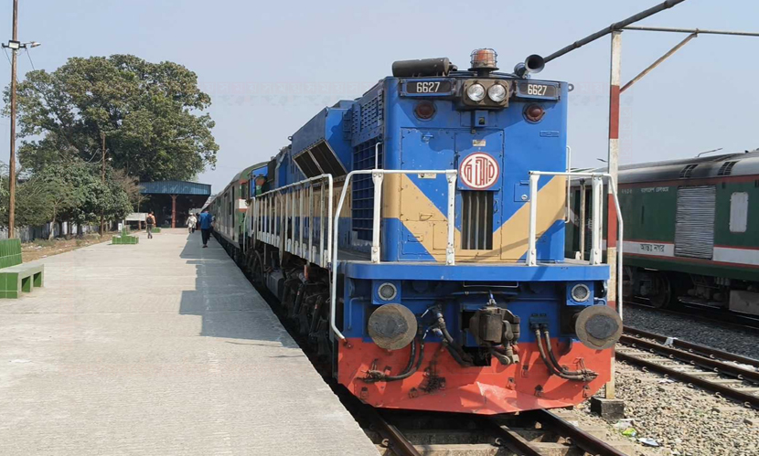 ঈদযাত্রায় ট্রেনের অগ্রিম টিকিট বিক্রি শুরু কাল