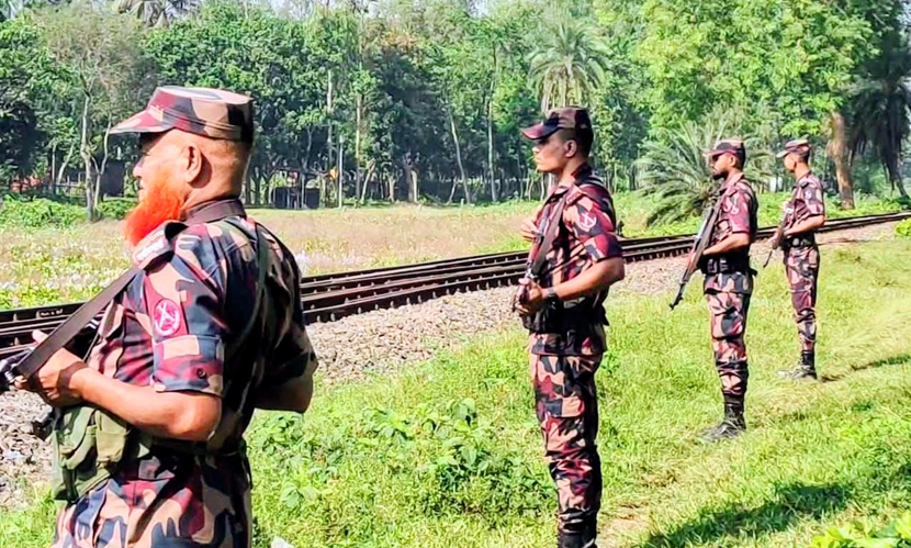 জ্বালানি পাচার রোধে হিলি সীমান্তে বিজিবির রেড অ্যালার্ট