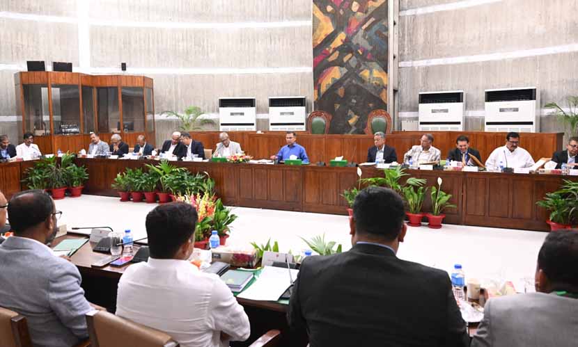 সংসদে মন্ত্রিসভার বৈঠক, আসতে পারে অনলাইন ক্লাসের সিদ্ধান্ত