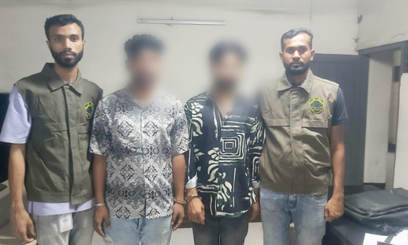 মোহাম্মদপুরে মারধর করে ছিনতাই, গ্রেফতার ২