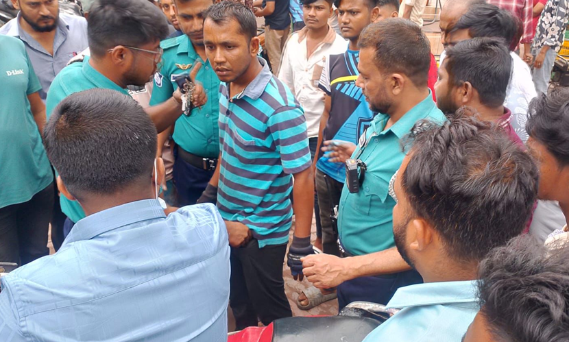 পুলিশের ভুয়া পরিচয়ে জ্বালানি নিতে আসায় রাজশাহীতে যুবকের জরিমানা