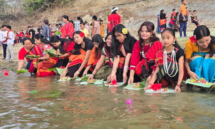 বান্দরবানে মঙ্গল কামনায় ফুল ভাসল সাঙ্গু নদীর জলে