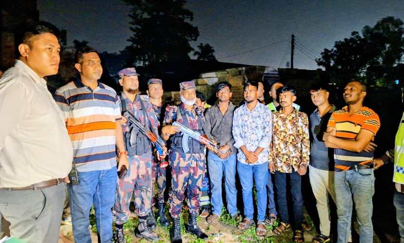 হিলিতে মাদক সেবনের দায়ে ৫ জনকে কারাদণ্ড