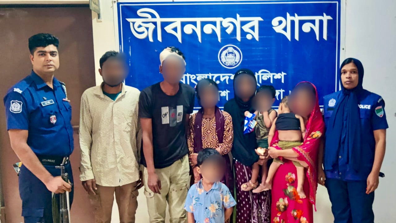 চুয়াডাঙ্গা সীমান্তে ভারতে পাচার হওয়ার আগেই ৮ জন উদ্ধার