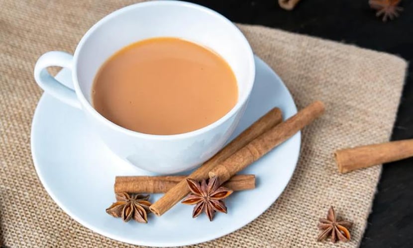 সকালে ঘুম ভাঙার পর, বিকেলে আড্ডায় কিংবা পড়ার ফাঁকে- অনেকেরই দুধ চা না হলে মোটেও জমে না!