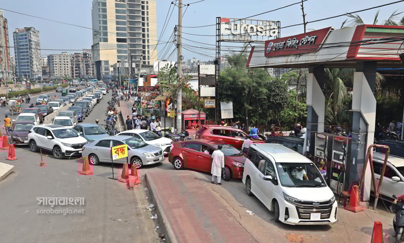 তেলের তেলেসমাতি নেই, তাই অপেক্ষা…