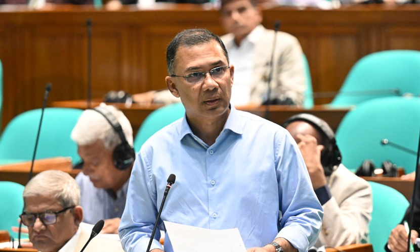 ফ্যাসিস্ট আমলের সার ডিলারদের বাদ দেওয়ার প্রতিশ্রুতি প্রধানমন্ত্রীর