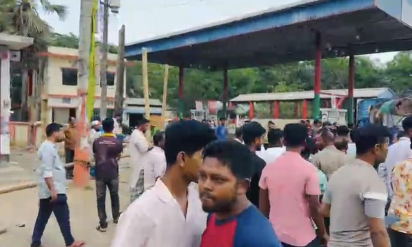 নোয়াখালীতে তেল না পেয়ে ফিলিং স্টেশনে হামলা, আটক ২