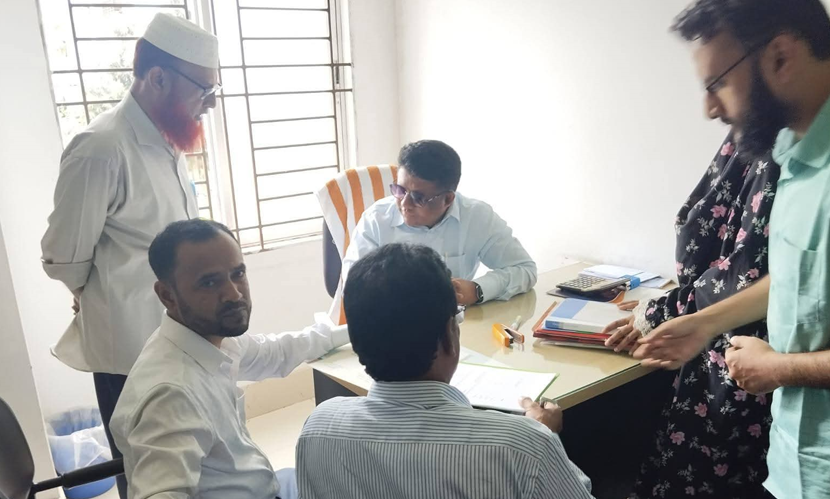 চাটখিলে ২ হাসপাতালে মেয়াদোত্তীর্ণ ওষুধ রাখায় জরিমানা