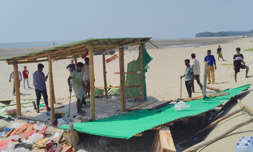 সৈকতের বালিয়াড়ি দখলের বিরুদ্ধে অভিযান, রিসোর্টের অংশবিশেষ উচ্ছেদ