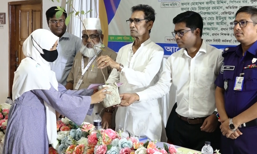 কুষ্টিয়ায় ৩৮৬ মেধাবী দরিদ্র শিক্ষার্থীকে বৃত্তি প্রদান