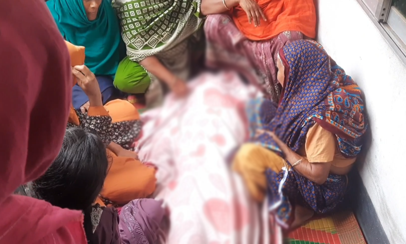 ঈশ্বরদীতে অটোরিকশার চাকায় ওড়না পেঁচিয়ে কলেজছাত্রী নিহত