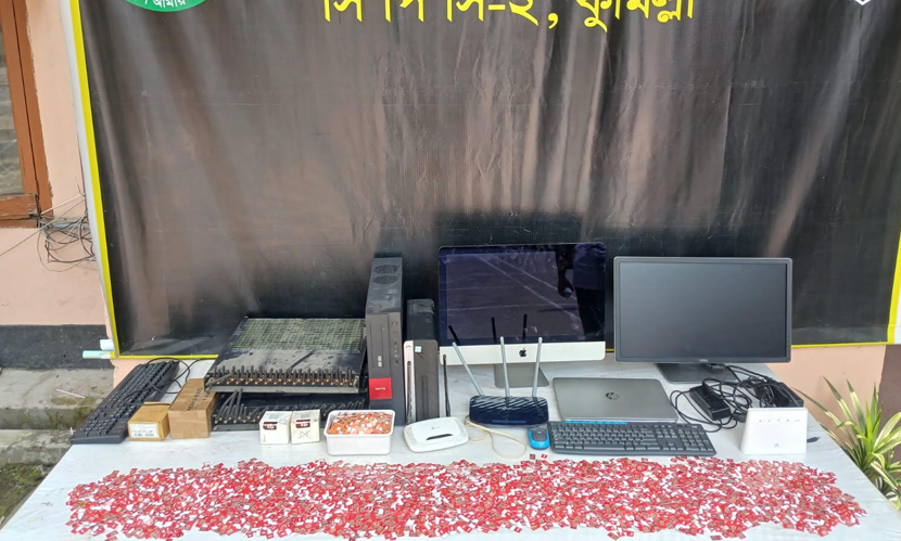কুমিল্লায় র‌্যাবের অভিযানে ৮ হাজার ৩১৮ সিমসহ ভিওআইপি সরঞ্জাম উদ্ধার