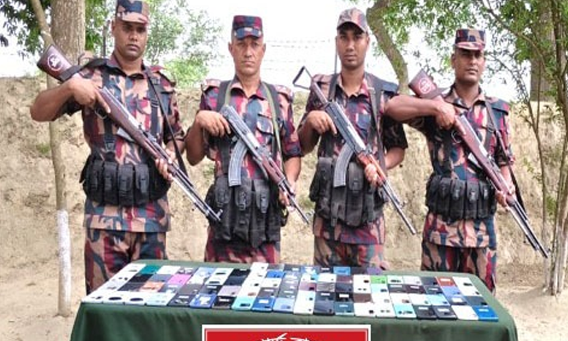চাঁপাইনবাবগঞ্জ সীমান্তে ২৮ লাখ টাকার ভারতীয় মোবাইলফোন জব্দ