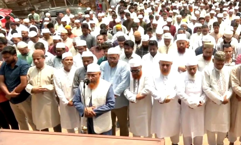 বাহরাইনে ক্ষেপণাস্ত্র হামলায় নিহত তারেকের দাফন সম্পন্ন