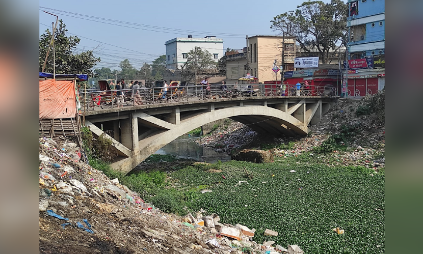 ময়লা-আবর্জনার ভাগাড় সিরাজগঞ্জের কাটাখালী নদী ফিরে পাচ্ছে যৌবন
