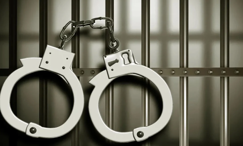 হাসপাতালের চিকিৎসা সরঞ্জাম চুরি, ২ কর্মকর্তা গ্রেফতার