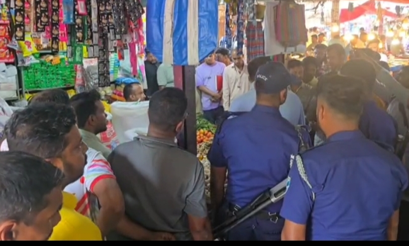 টাঙ্গাইলে নকল সস ও বেশি দামে তেল বিক্রি, দুই প্রতিষ্ঠানকে জরিমানা