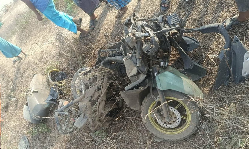 মেরিন ড্রাইভে ট্রাকের ধাক্কায় পর্যটক নিহত