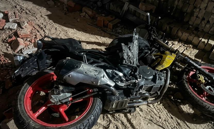 নোয়াখালীতে জমির মাটি বিক্রি নিয়ে ২ গ্রুপের সংঘর্ষ, মোটরসাইকেলে অগ্নিসংযোগ