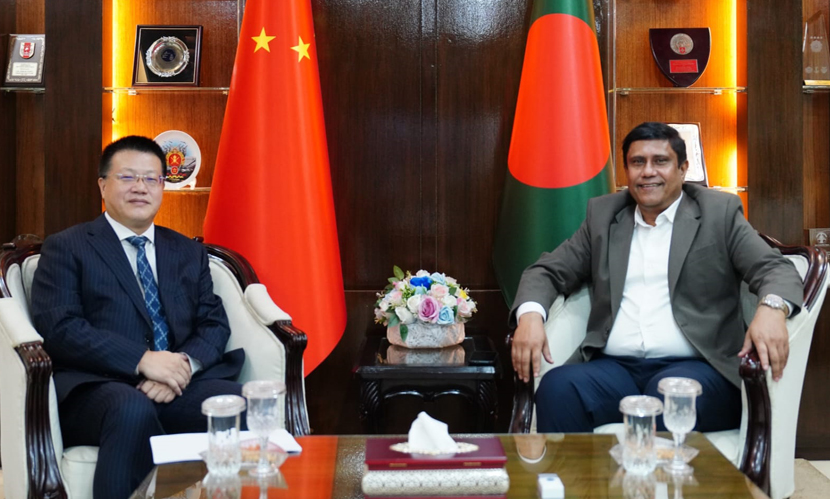 প্রধানমন্ত্রীর প্রতিরক্ষা উপদেষ্টার সঙ্গে চীনের রাষ্ট্রদূতের সাক্ষাৎ