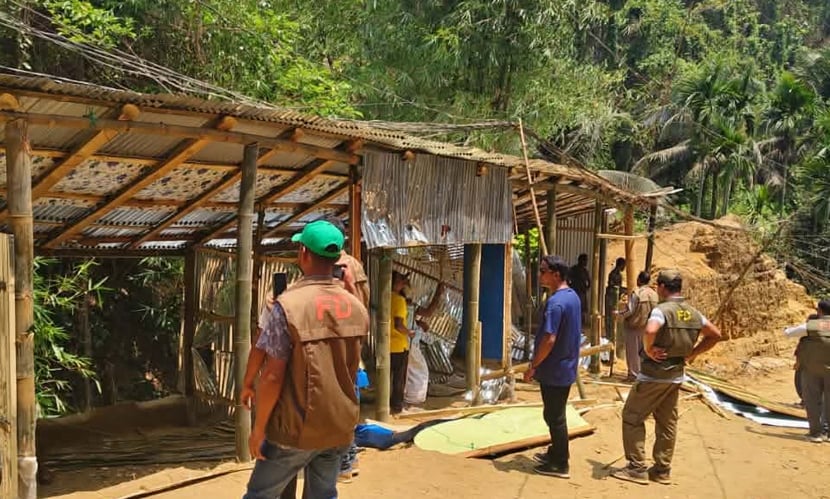 মেরিন ড্রাইভের পাশের বনভূমি থেকে ৬ অবৈধ স্থাপনা উচ্ছেদ