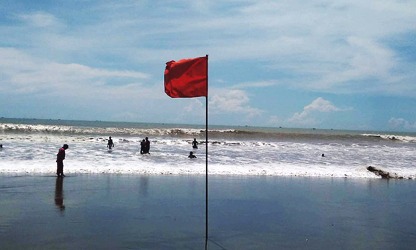 চার সমুদ্রবন্দরে ৩ নম্বর সতর্ক সংকেত