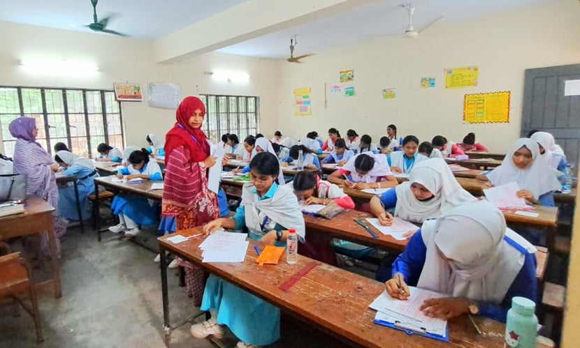 এসএসসির প্রথম দিনে চট্টগ্রাম বোর্ডে হাজারের বেশি পরীক্ষার্থী অনুপস্থিত