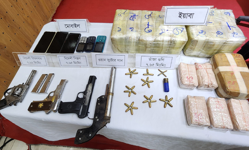 রাজধানীতে পিস্তল ও বিপুল ইয়াবাসহ গ্রেফতার ৫