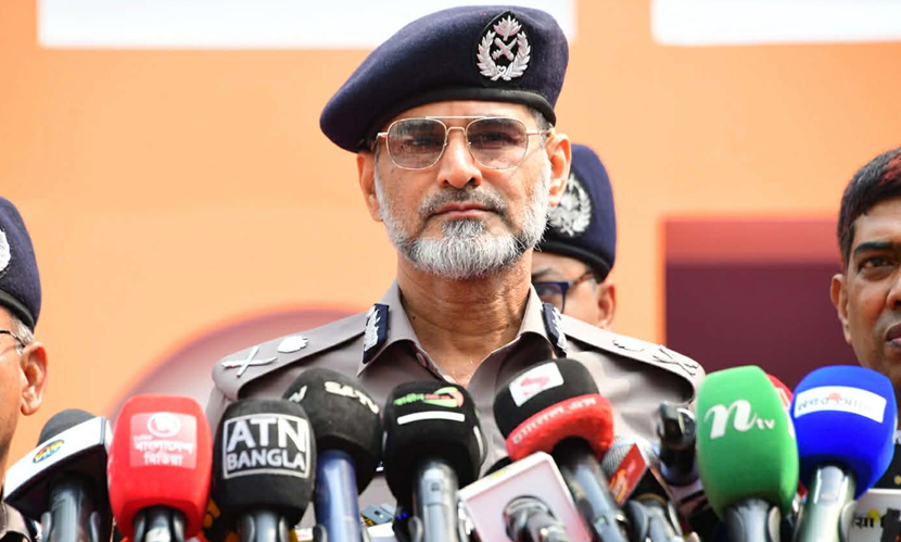 তা‌লিকাভুক্ত সন্ত্রাসী‌দের ছ‌বি প্রকাশ করা হবে: ডিএম‌পি কমিশনার