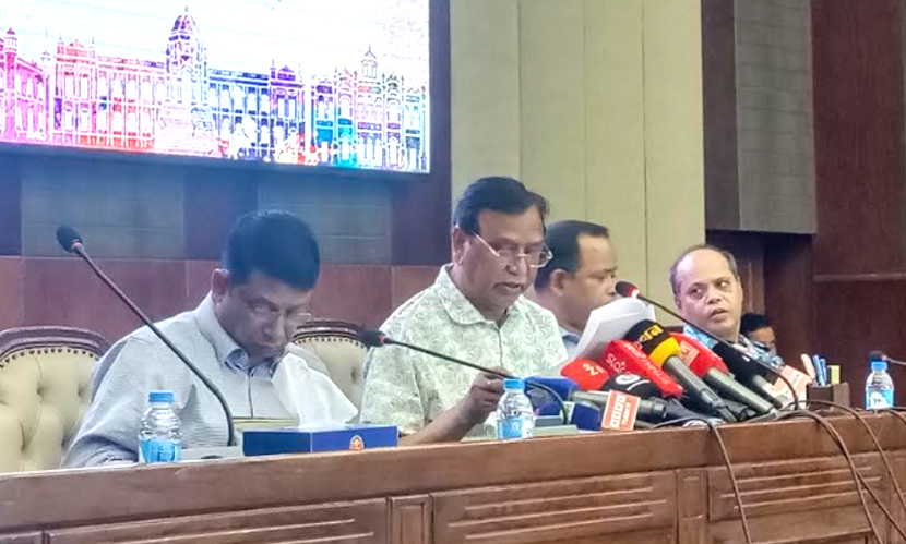 ফুটপাত হকারমুক্ত করতে নৈশ্যকালীন মার্কেটের চিন্তা ডিএসসিসি’র