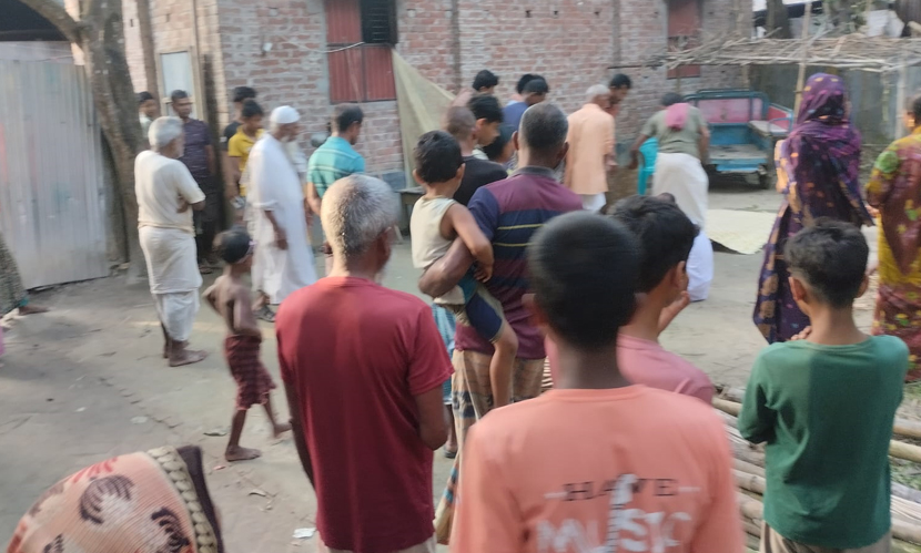 গাইবান্ধায় মোটরের সঙ্গে বিদ্যুতায়িত হয়ে কৃষকের মৃত্যু