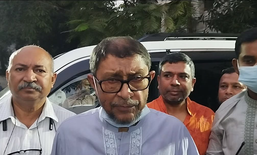 খালেদা জিয়ার পরিচারিকার অসুস্থ ভাতিজিকে দেখতে ঢামেকে স্বাস্থ্যমন্ত্রী