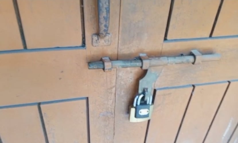 ইবির জিয়া হলে টয়লেট ক্লিনার সংকটে প্রভোস্ট কার্যালয়ে তালা