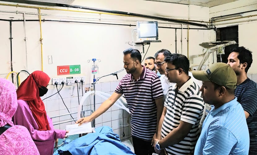 জুলাই গণঅভ্যুত্থানে শহিদ শাহরিয়ারের শ্বশুরের চিকিৎসায় পাশে দাঁড়ালেন প্রধানমন্ত্রী