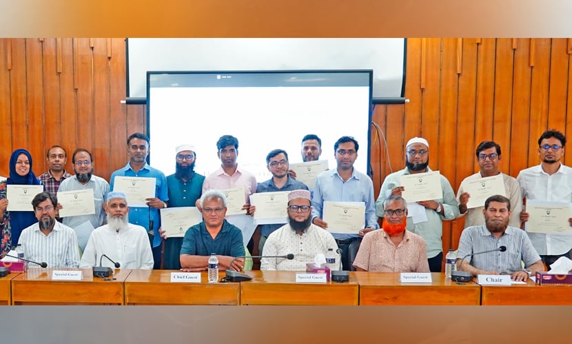 ভাইস-চ্যান্সেলর অ্যাওয়ার্ড পেলেন কুয়েটের ৩১ শিক্ষক