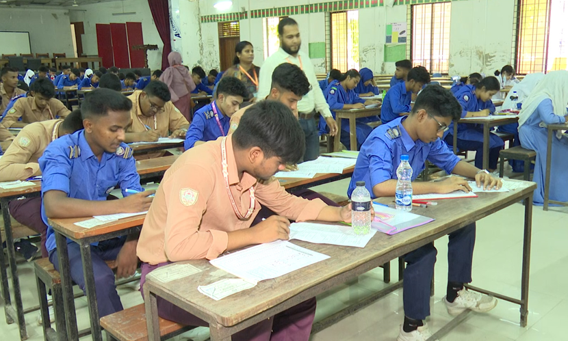 কুষ্টিয়ায় ২৫ সালের প্রশ্নে পরীক্ষা, ৩ জনকে অব্যাহতি