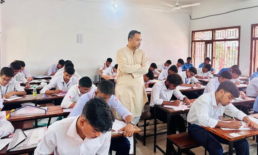 পরীক্ষা কেন্দ্রে শিক্ষকদের আন্তরিকতা ইতিবাচক: মাহদী আমিন