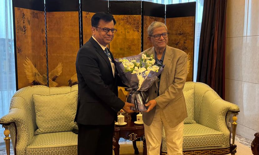 চীনে পৌঁছেছেন মির্জা ফখরুল