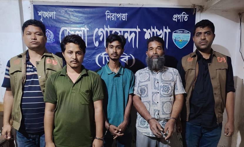 নোয়াখালীতে ১২০০ লিটার অবৈধ পেট্রোলসহ আটক ৩