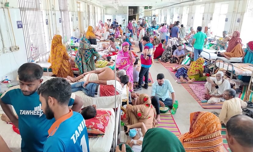 রামেকে ইন্টার্ন চিকিৎসকদের কর্মবিরতি, দুর্ভোগে রোগীরা