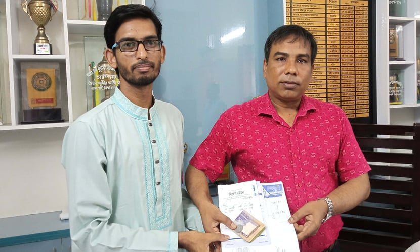 বৈশাখী অনুষ্ঠান শেষে উদ্বৃত্ত টাকা ফেরত দিল রাবির হল সংসদ