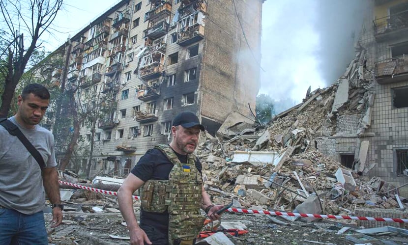 ইউক্রেনে রাশিয়ার ক্ষেপণাস্ত্র হামলা, নিহত ১৫