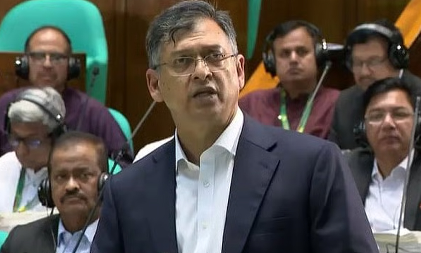 ‘জিরো টলারেন্স’ নীতি গ্রহণে চাঁদাবাজি-দখল কমেছে: স্বরাষ্ট্রমন্ত্রী