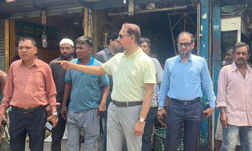 স্টেশন রোডে অবৈধ দখল বন্ধে কঠোর হুঁশিয়ারি: মেয়র শাহাদাত