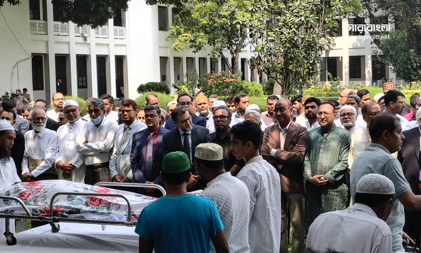 সুপ্রিম কোর্টে ব্যারিস্টার শফিক আহমেদের জানাজা সম্পন্ন