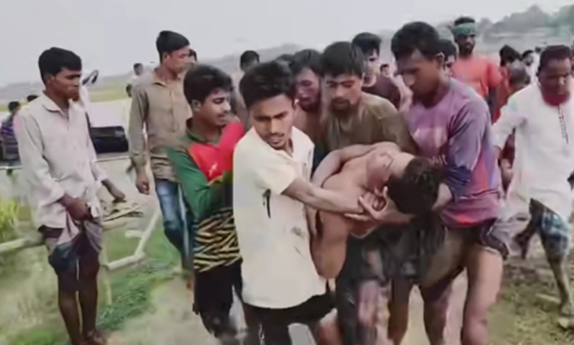 বাঁধ কাটতে গিয়ে মাটিচাপায় যুবকের মৃত্যু