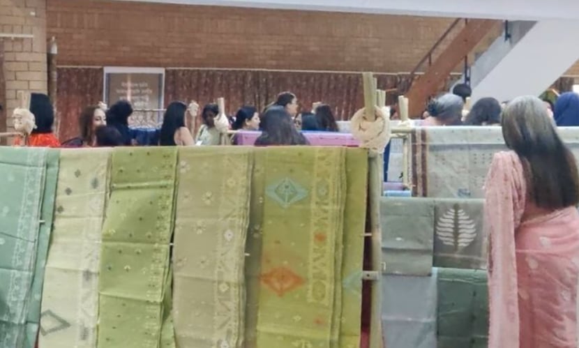 নয়াদিল্লিতে বাংলাদেশ হাইকমিশনে টাঙ্গাইল শাড়ির প্রদর্শনী শুরু