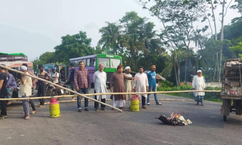 যশোরের নওয়াপাড়ায় হরতাল, স্থবির নৌবন্দর-মহাসড়ক